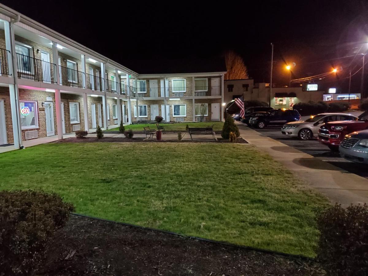 Elk Inn Motel 엘킨 외부 사진